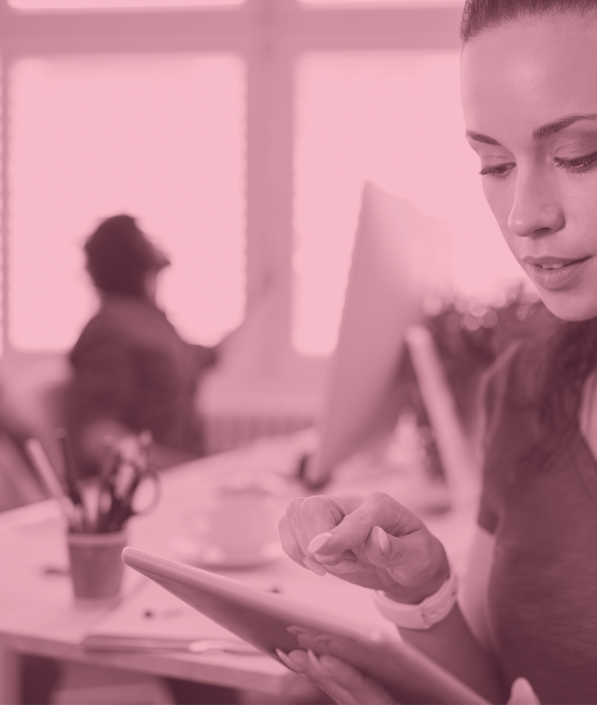 Profesional usando tablet